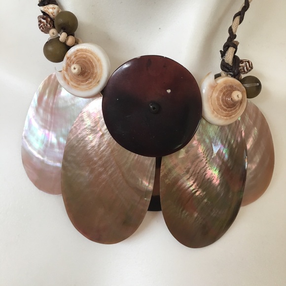 Beautiful handmade seashells necklace - Picture 12 of 15